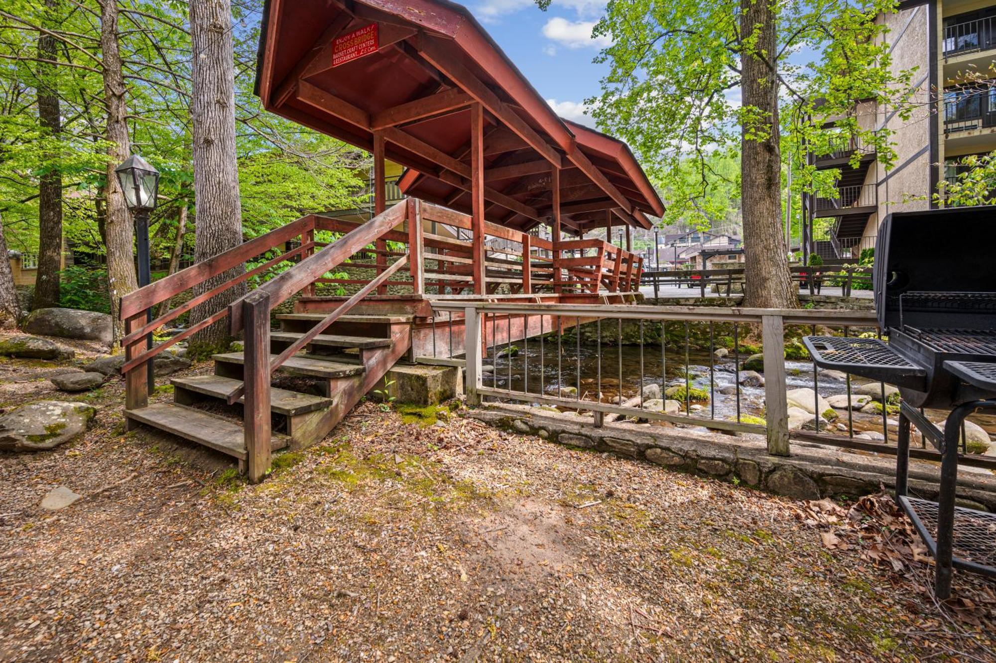 Carr'S Northside Hotel And Cottages Гатлинбург Экстерьер фото