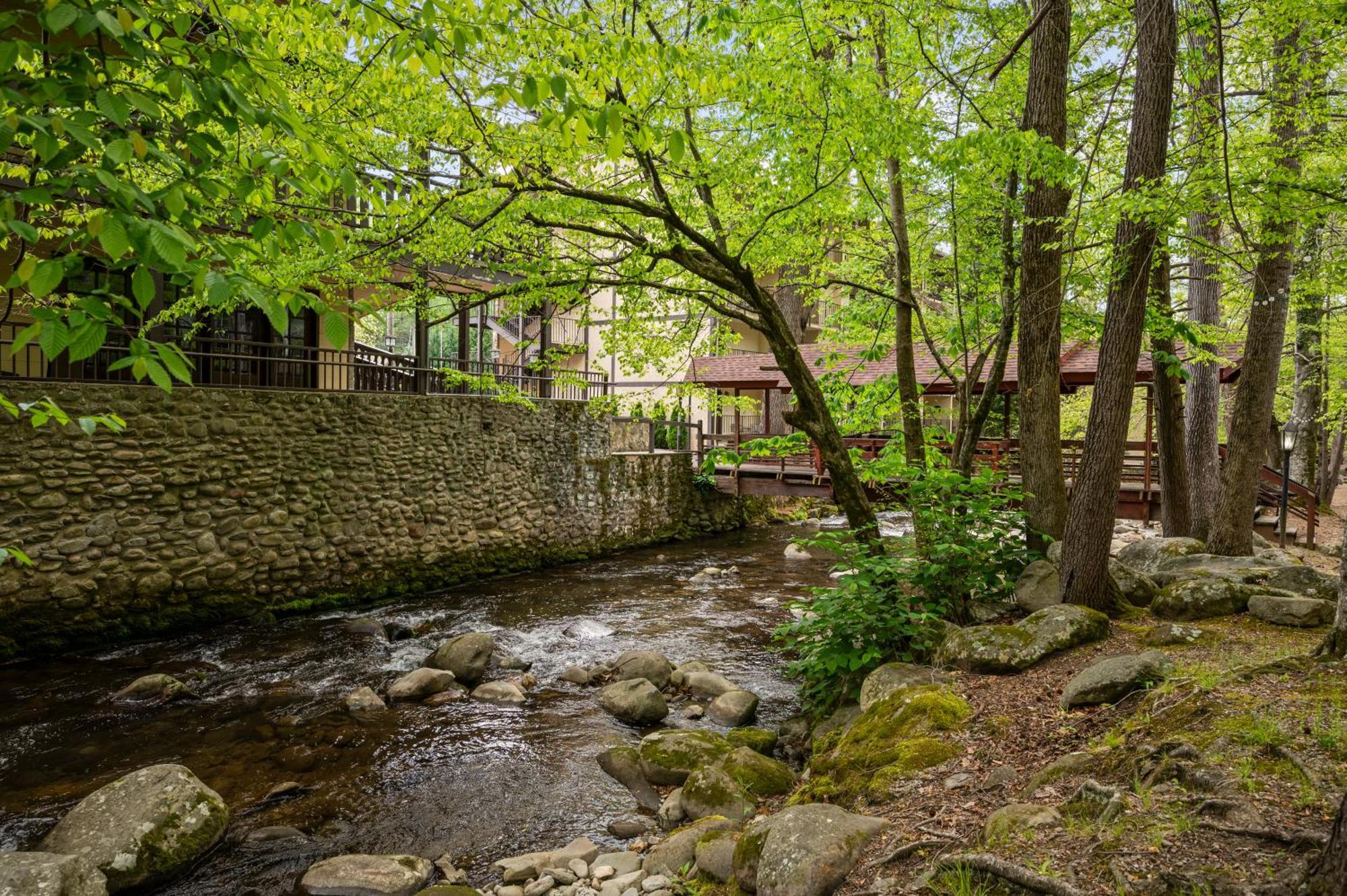 Carr'S Northside Hotel And Cottages Гатлинбург Экстерьер фото